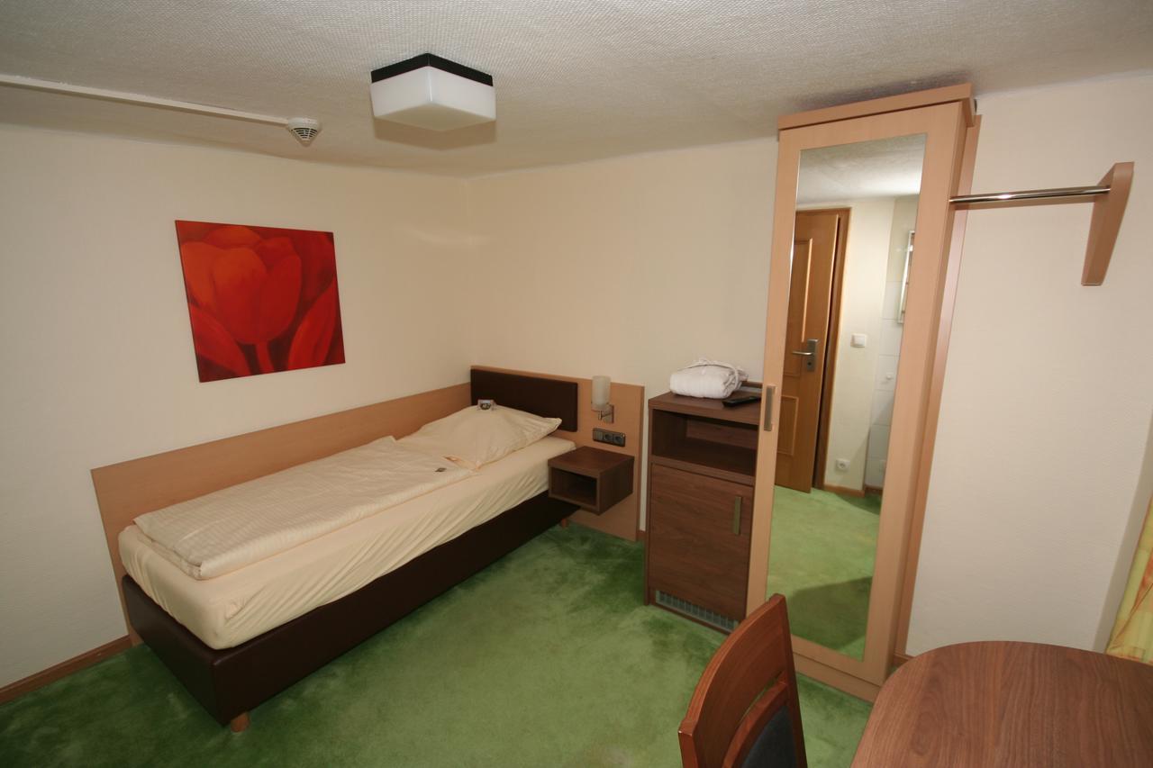Cvjm Jugendherberge Burg Wernfels Spalt Zimmer foto